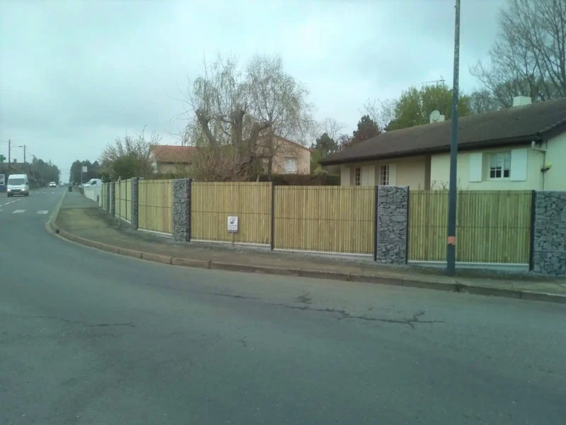 Clôture avec gabion occultant bois Pin