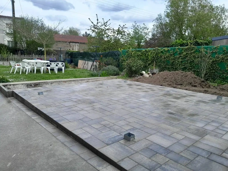 Terrasse pavés Kann calcaire coquiller