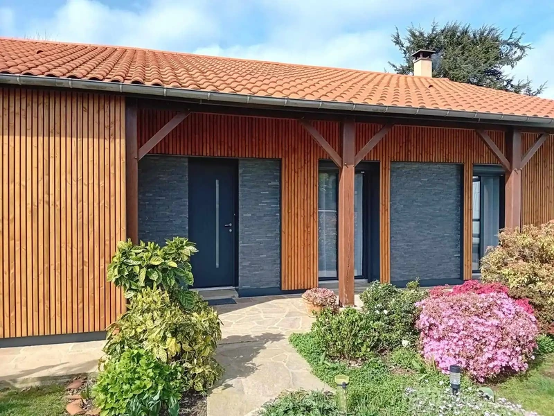 Façade réalisée en stone panel