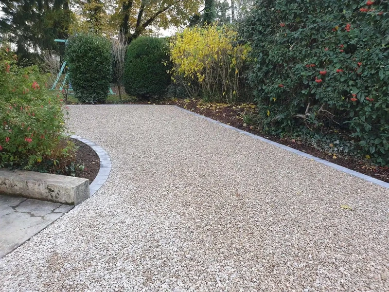 Allée avec nidgravel